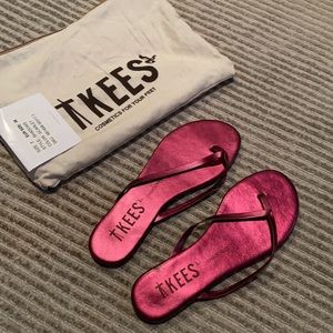 Tkees Sandals!